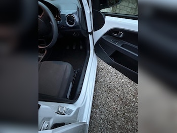 Used Volkswagen up! 2017 for sale - 77529758: Photo