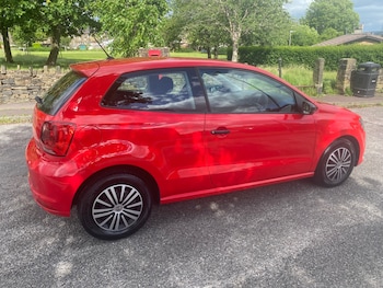 Used Volkswagen Polo 2015 for sale - 78733651: Photo