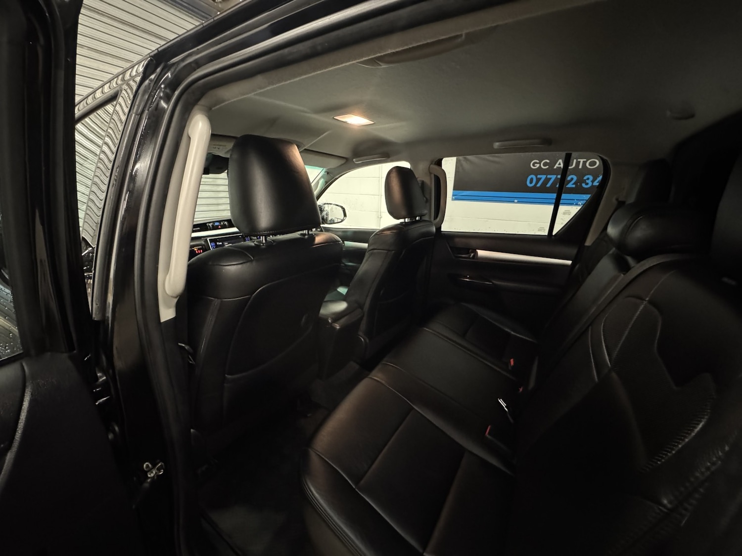 Used Toyota Hilux 2018 for sale - 77038982: Photo 8