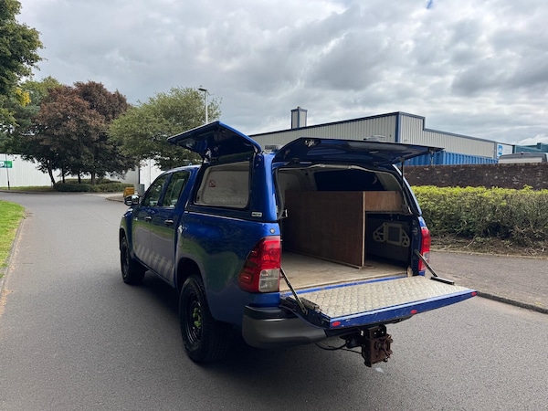 Used Toyota Hilux 2018 for sale - 75604151: Photo 12