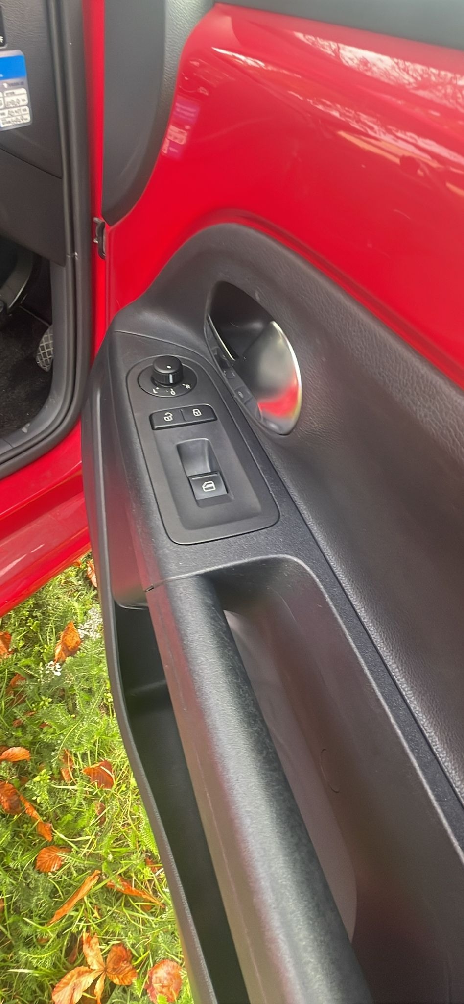 Used Volkswagen up! 2025 for sale - 76340854: Photo 21