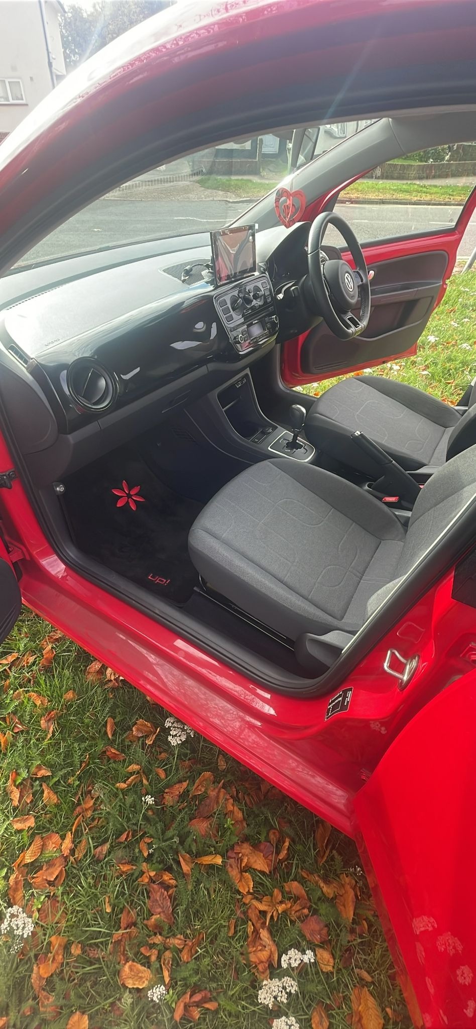 Used Volkswagen up! 2025 for sale - 76340854: Photo 23
