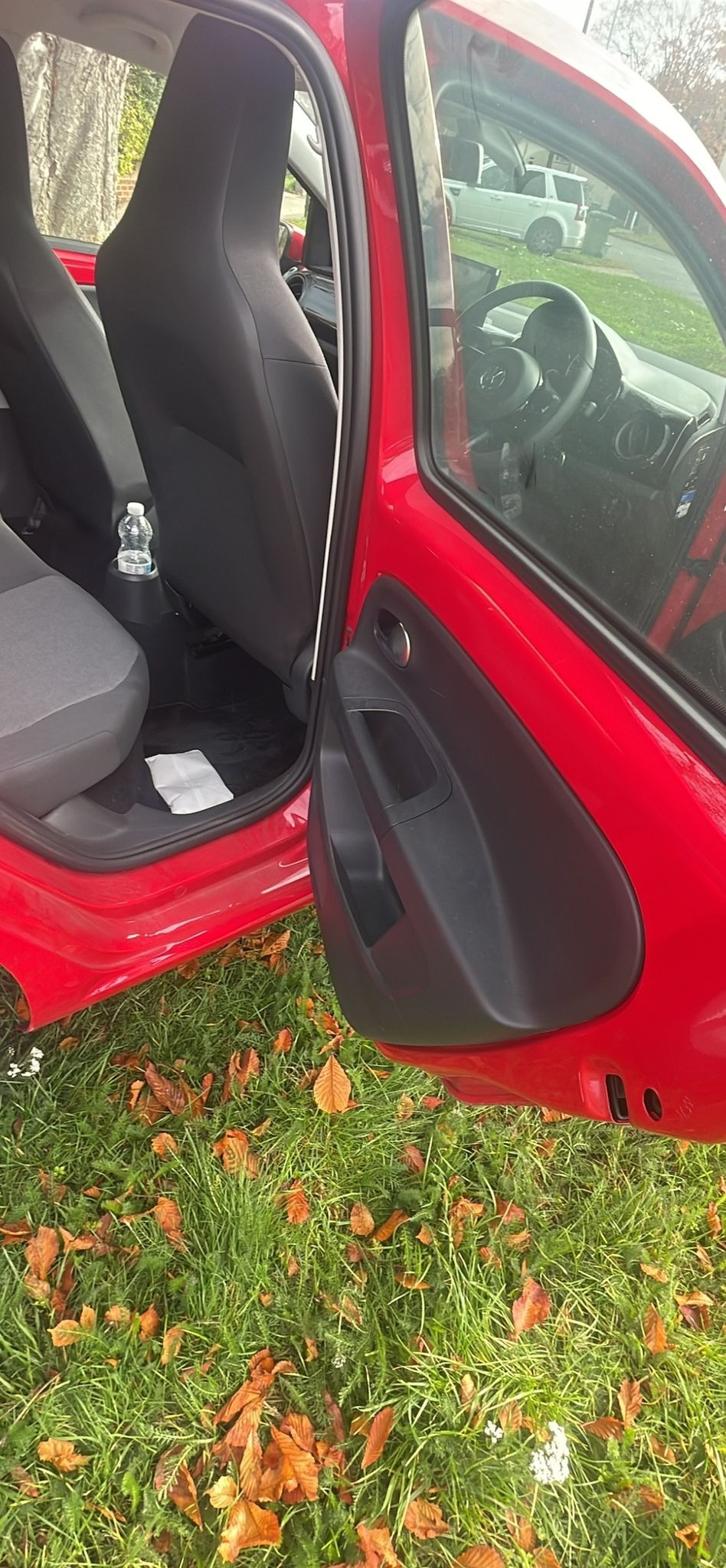 Used Volkswagen up! 2025 for sale - 76340854: Photo 26