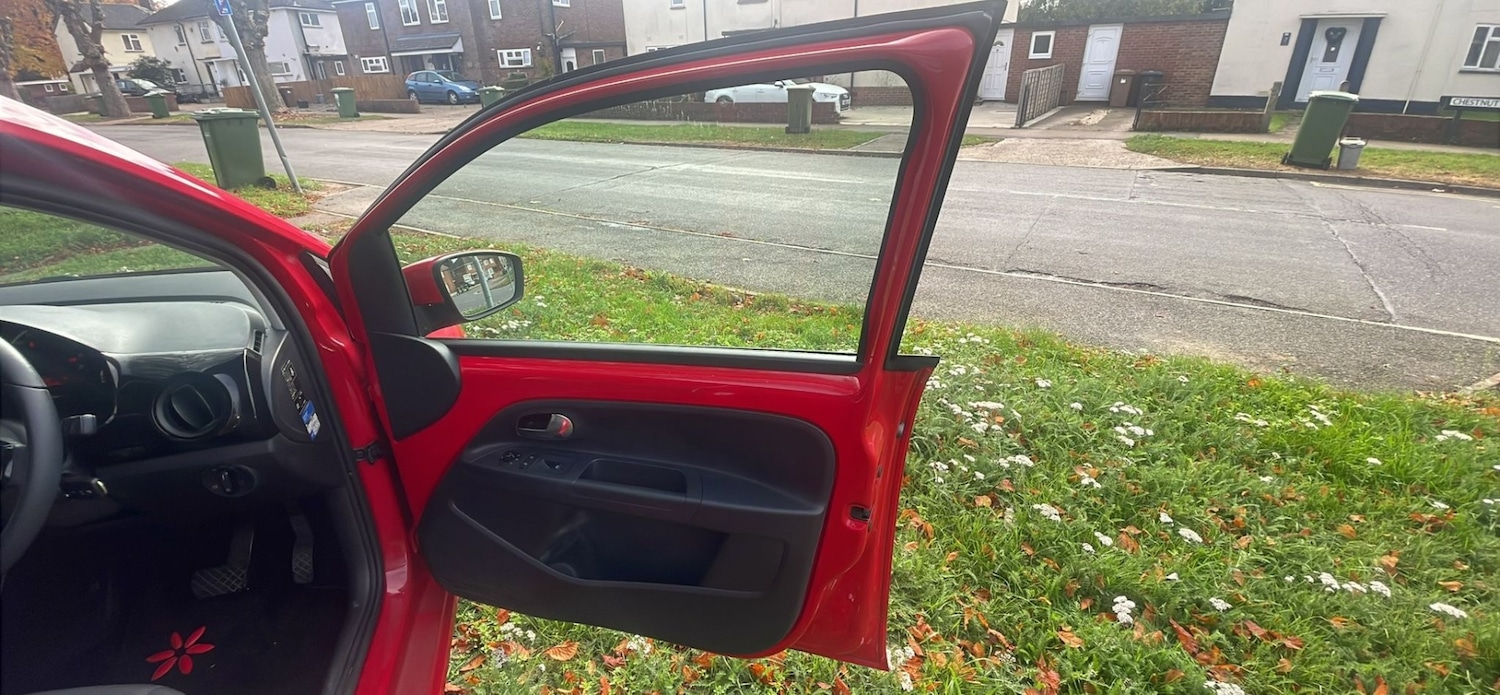 Used Volkswagen up! 2025 for sale - 76340854: Photo 30
