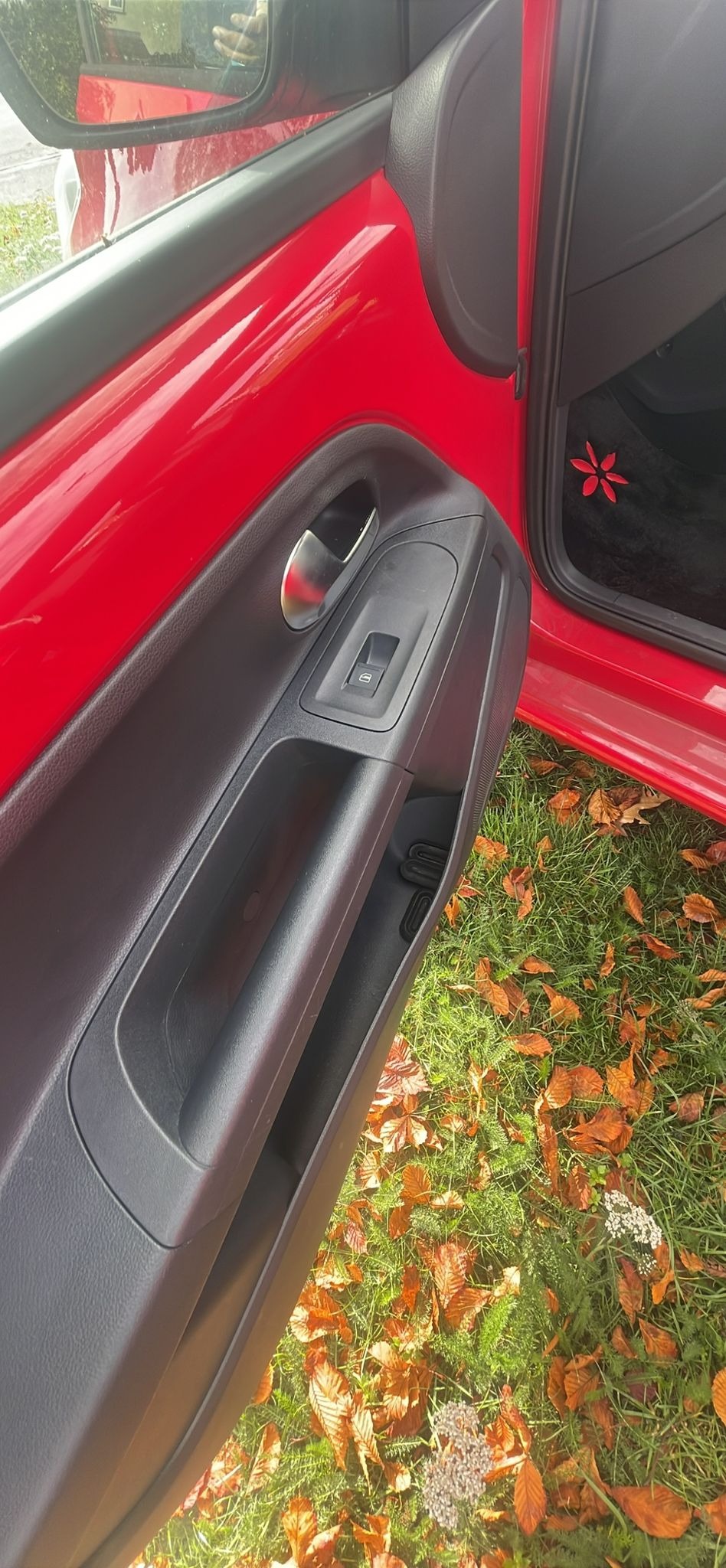 Used Volkswagen up! 2025 for sale - 76340854: Photo 44