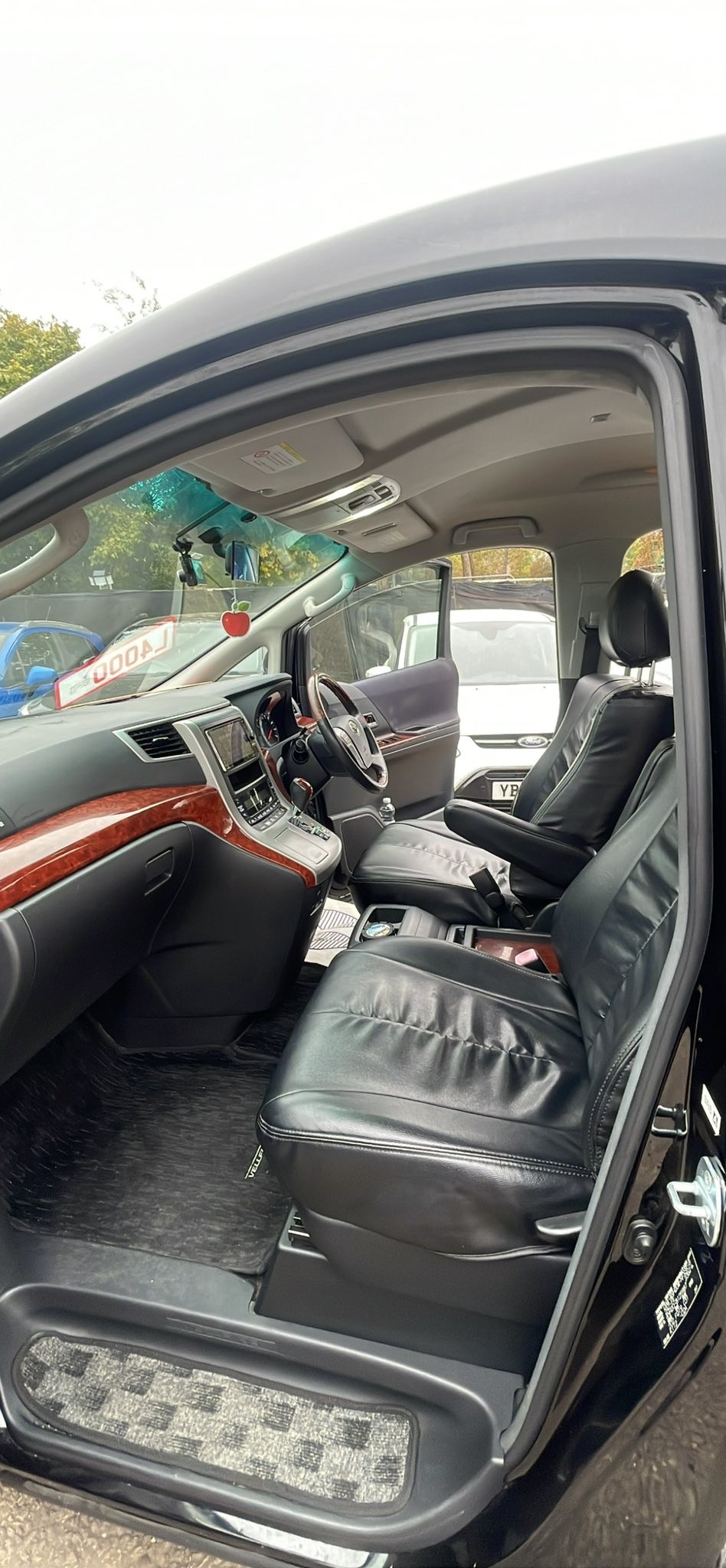 Used Toyota Vellfire 2025 for sale - 76625744: Photo 14