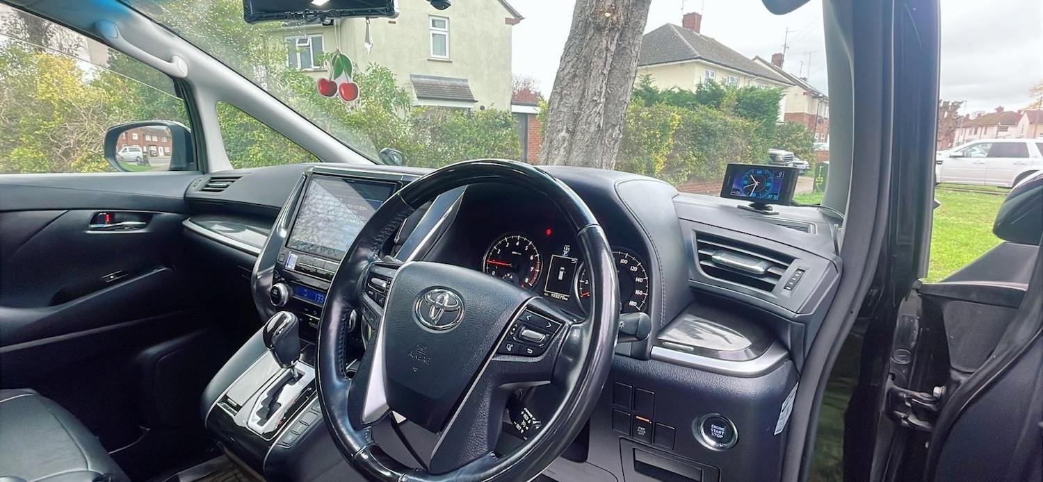 Used Toyota Vellfire 2025 for sale - 76616412: Photo 15