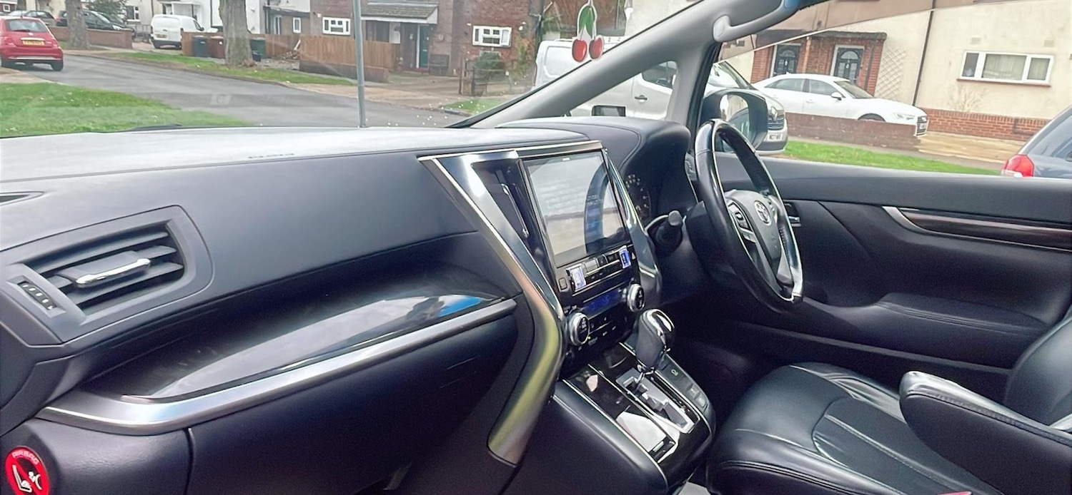 Used Toyota Vellfire 2025 for sale - 76616412: Photo 19