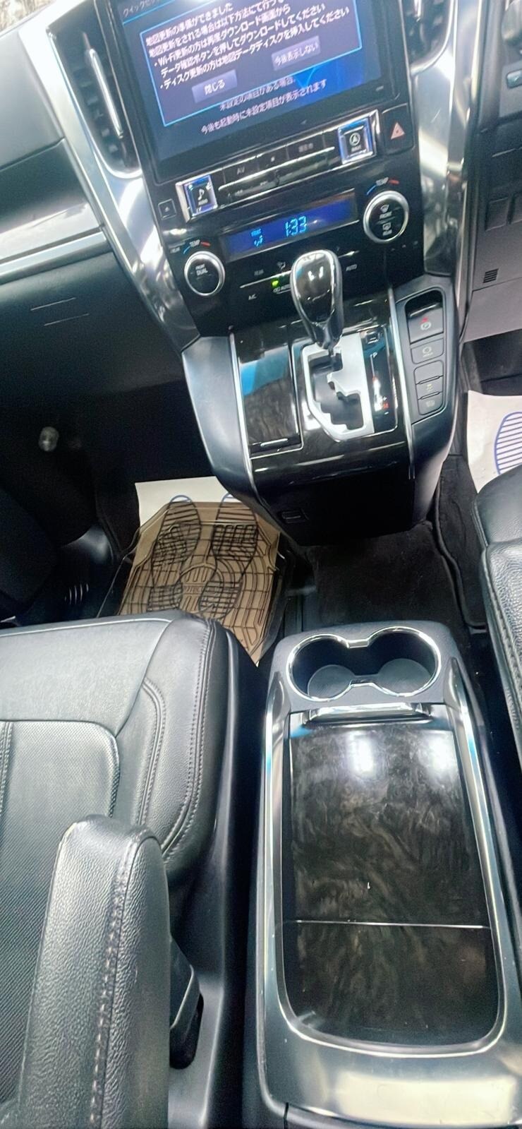 Used Toyota Vellfire 2025 for sale - 76616412: Photo 25