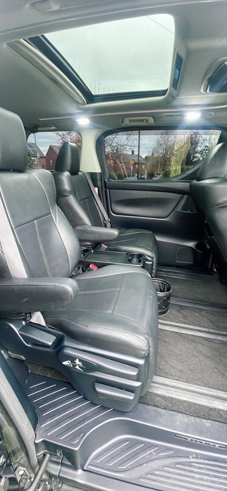 Used Toyota Vellfire 2025 for sale - 76616412: Photo 27