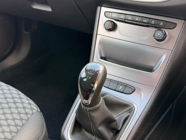 Used Vauxhall Astra 2018 for sale - 76178617: Photo 5