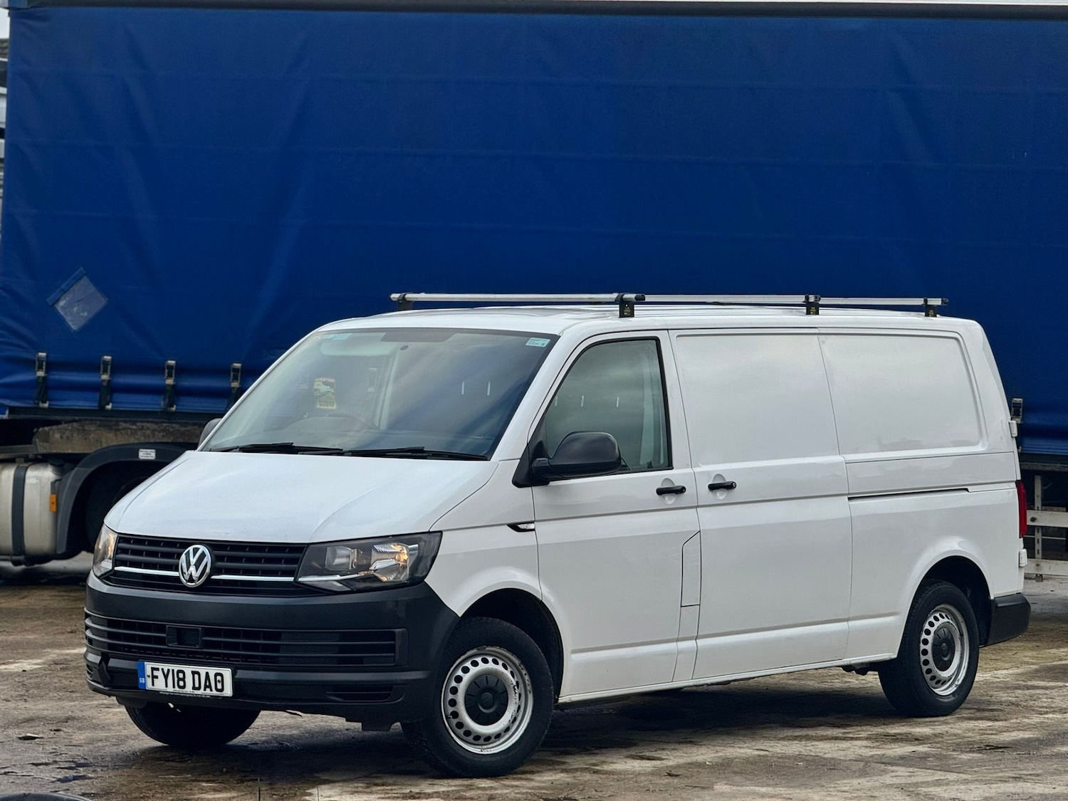 Used Volkswagen Transporter 2018 for sale - 77635278: Photo 2