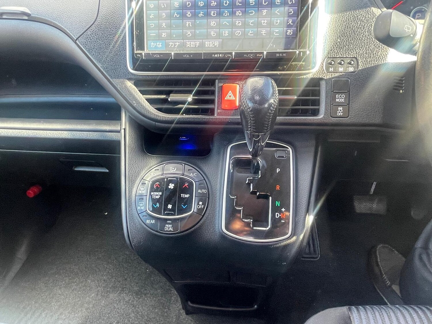 Used Toyota Voxy 2025 for sale - 77083326: Photo 22