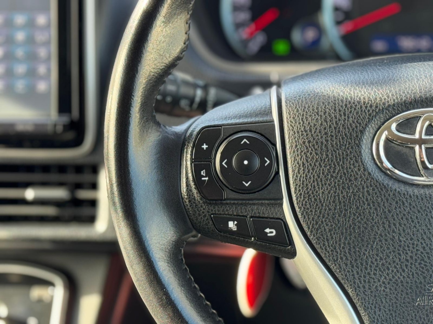 Used Toyota Voxy 2025 for sale - 77083326: Photo 46