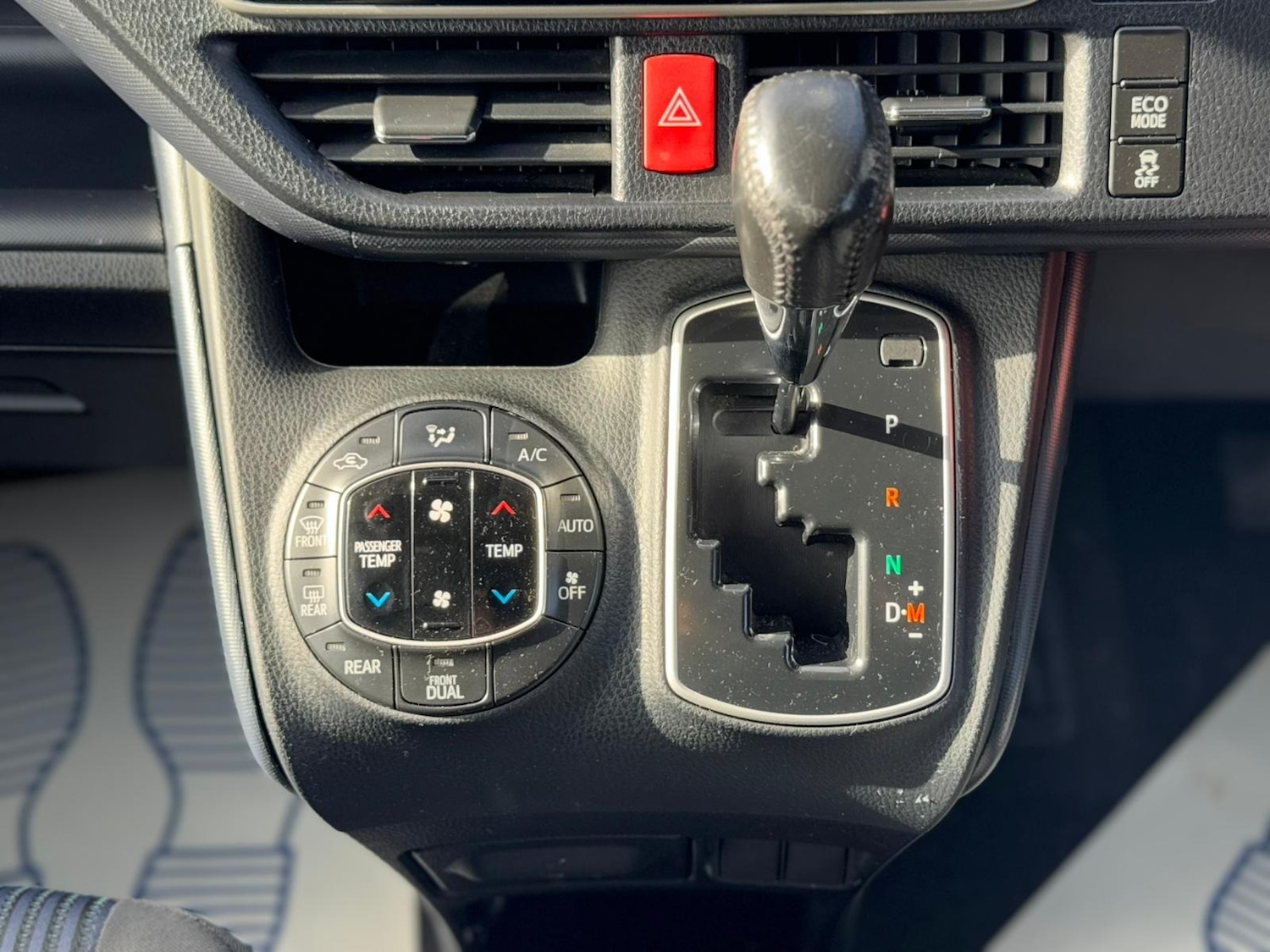 Used Toyota Voxy 2025 for sale - 77083326: Photo 47