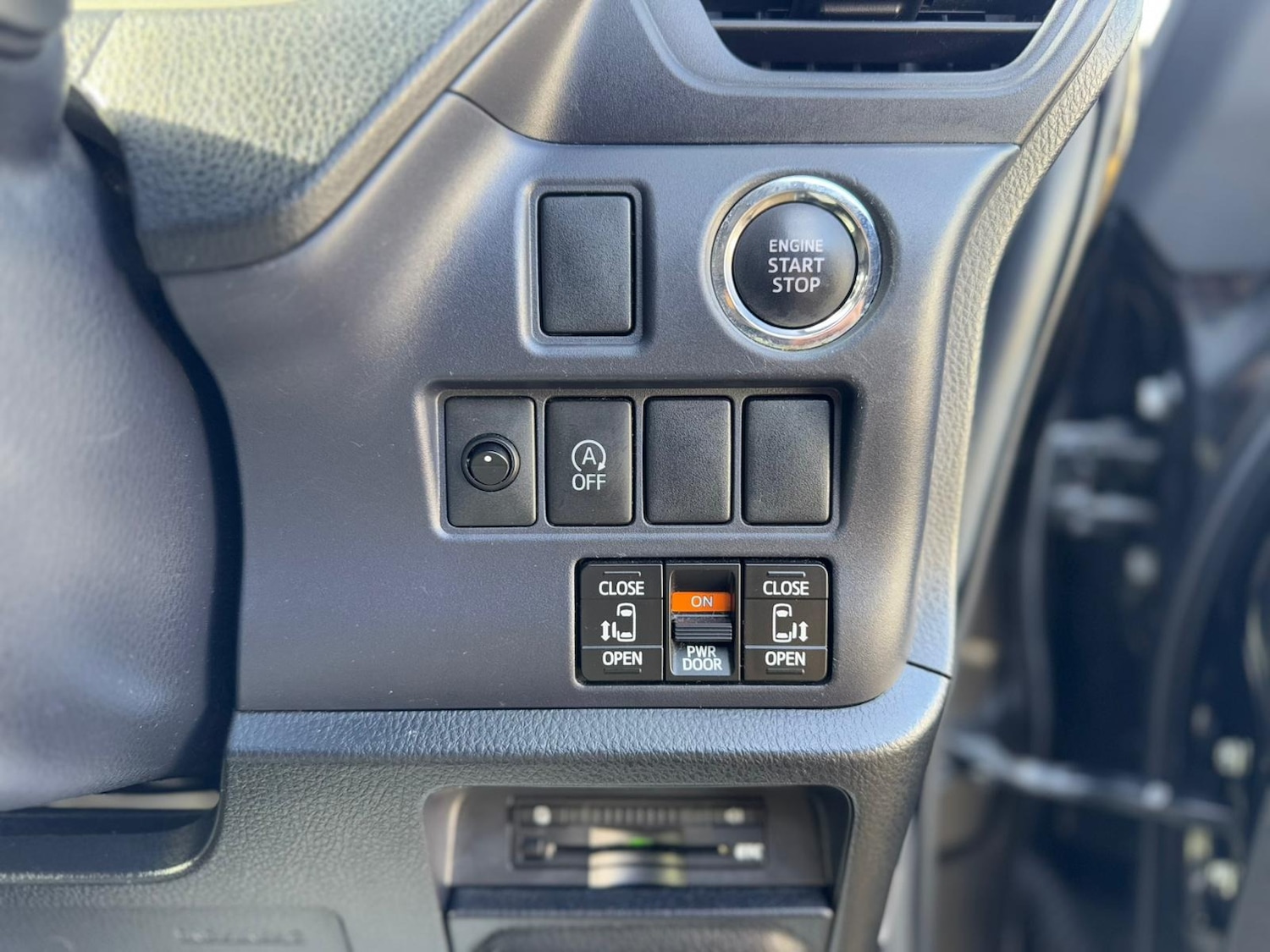 Used Toyota Voxy 2025 for sale - 77083326: Photo 51