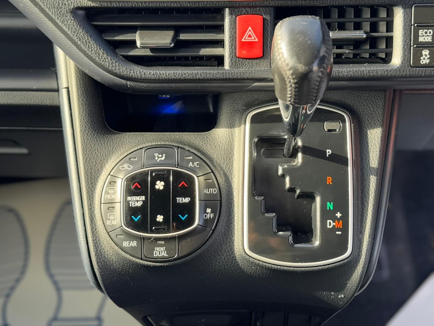 Used Toyota Voxy 2025 for sale - 77083326: Photo 54