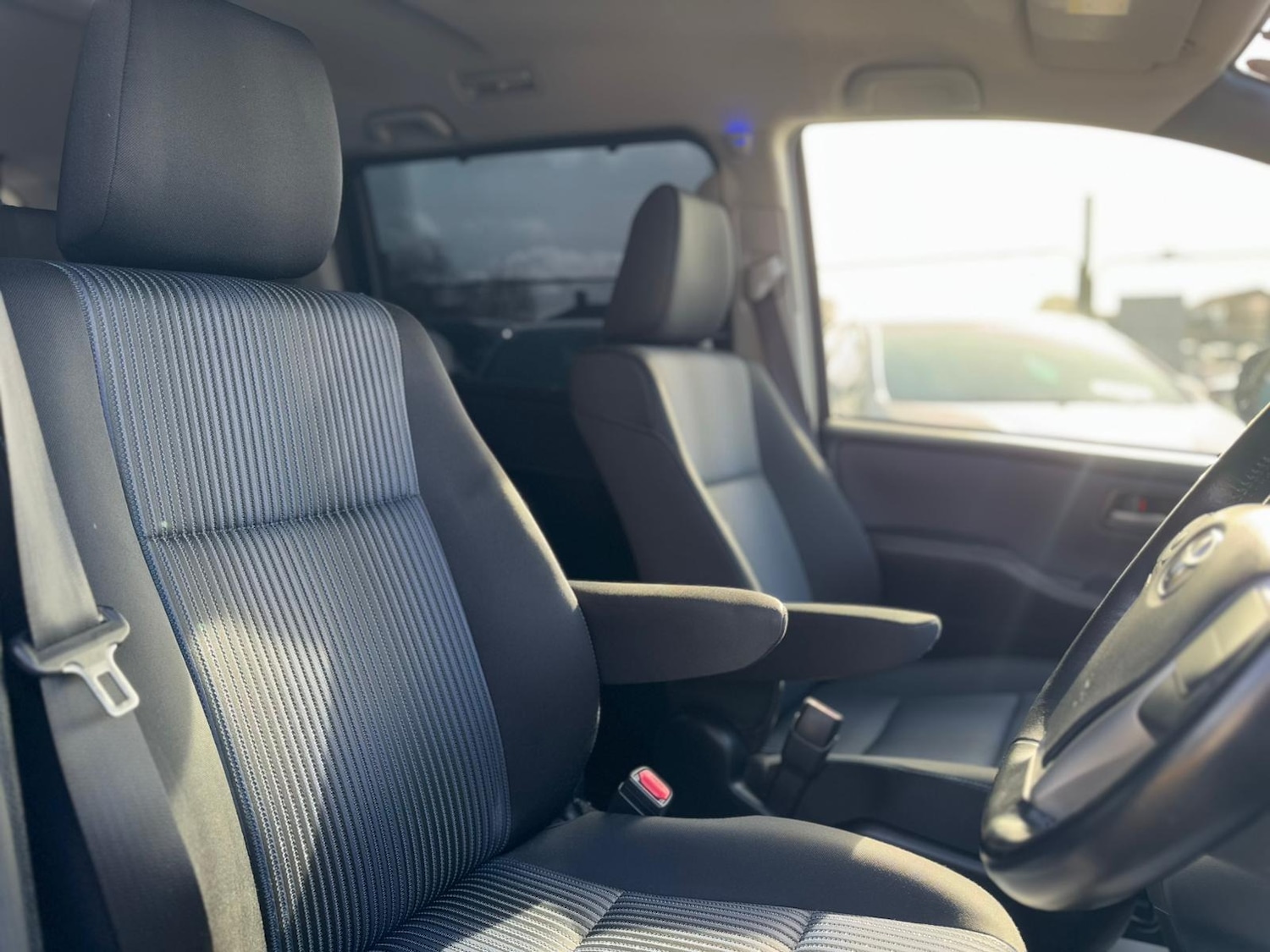 Used Toyota Voxy 2025 for sale - 77083326: Photo 57