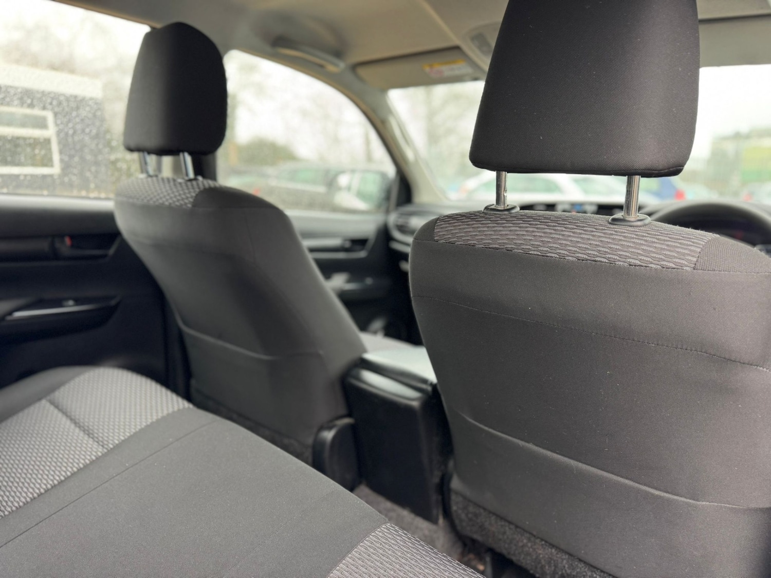 Used Toyota Hilux 2017 for sale - 77932344: Photo 17