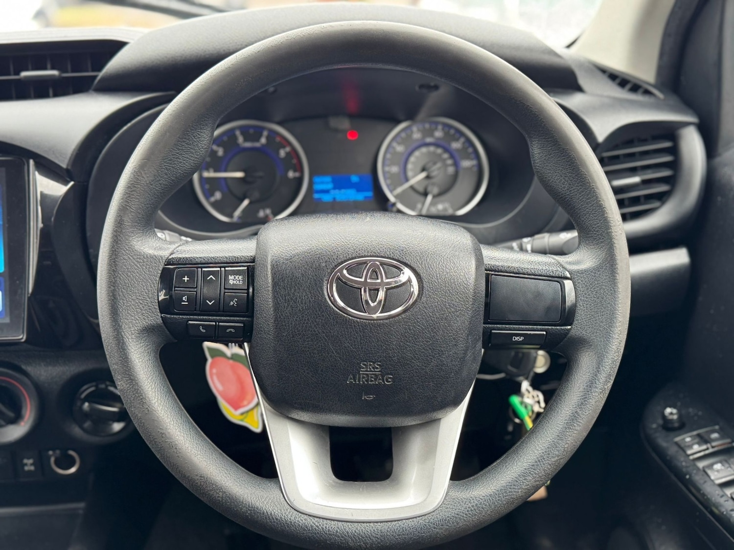 Used Toyota Hilux 2017 for sale - 77932344: Photo 21