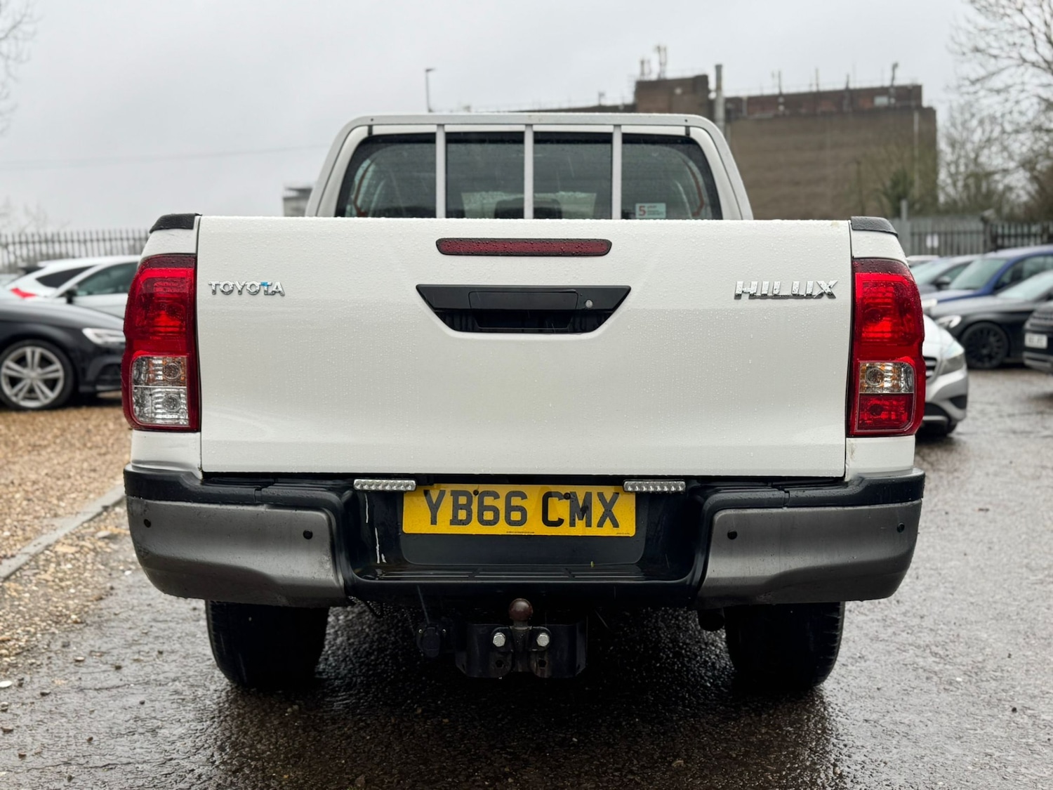 Used Toyota Hilux 2017 for sale - 77932344: Photo 8
