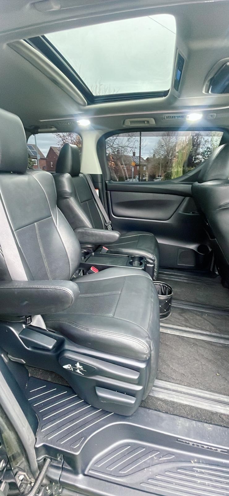 Used Toyota Vellfire 2025 for sale - 76611465: Photo 26