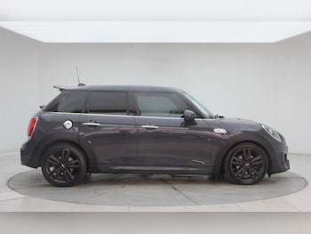 Used MINI Hatch 2019 for sale - 79352662: Photo