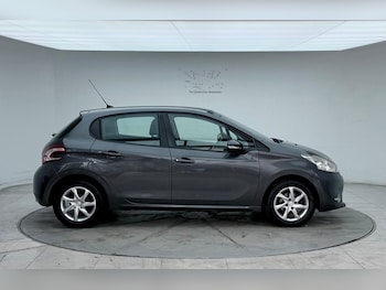 Used Peugeot 208 2015 for sale - 79352631: Photo