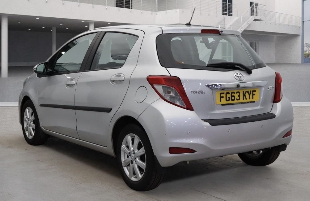Used Toyota Yaris 2013 for sale - 77399786: Photo 2