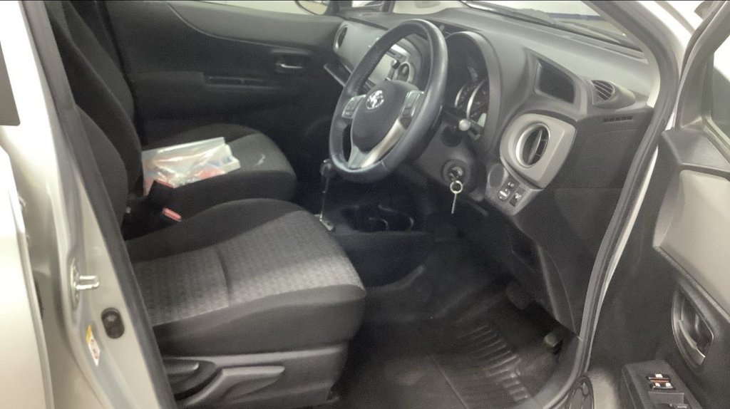 Used Toyota Yaris 2013 for sale - 77399786: Photo 3