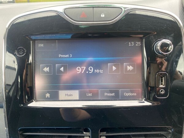 Used Renault Clio 2014 for sale - 76047951: Photo 17