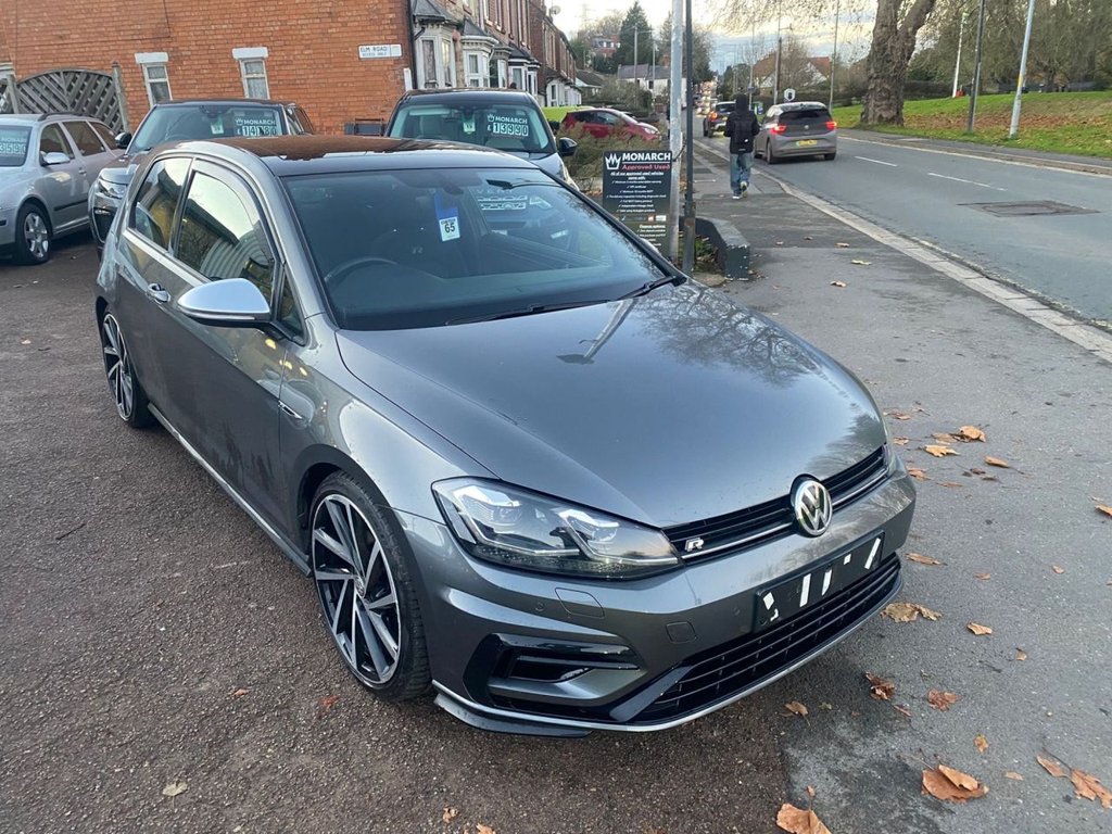Used Volkswagen Golf 2017 for sale - 76686207: Photo 1