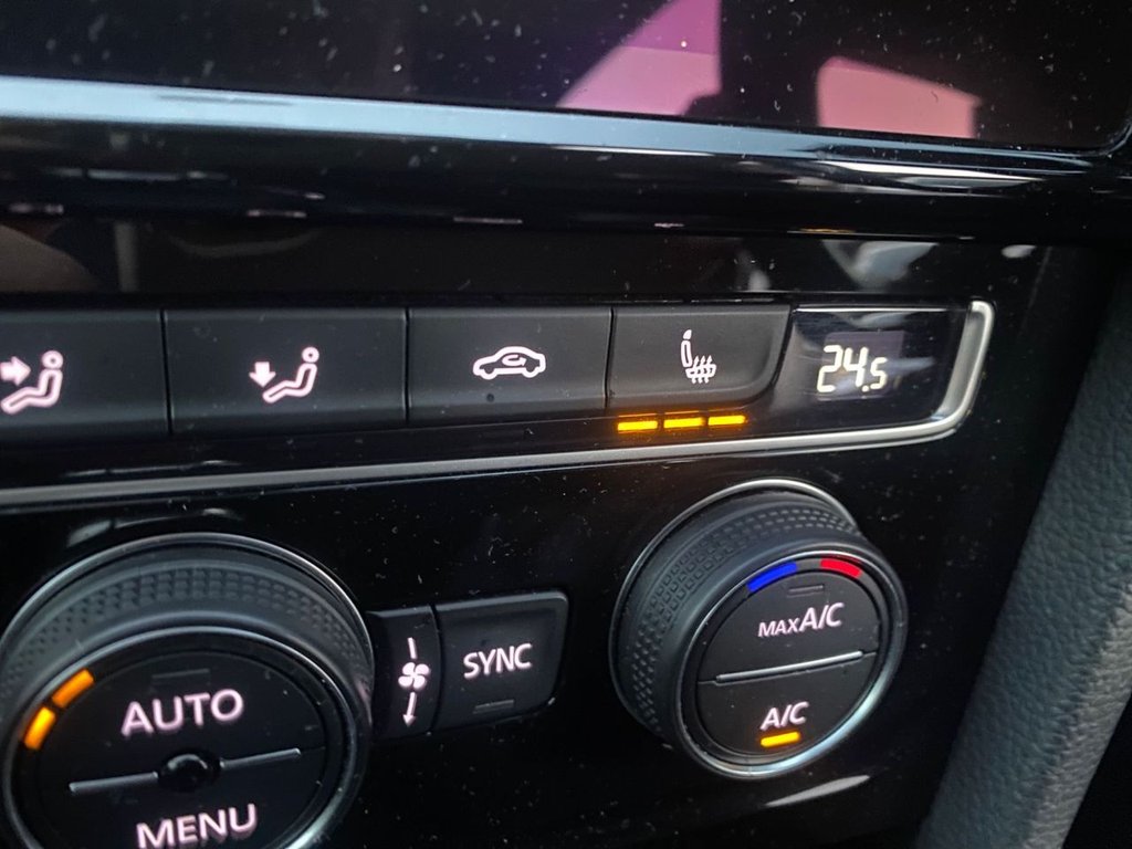 Used Volkswagen Golf 2017 for sale - 76686207: Photo 11