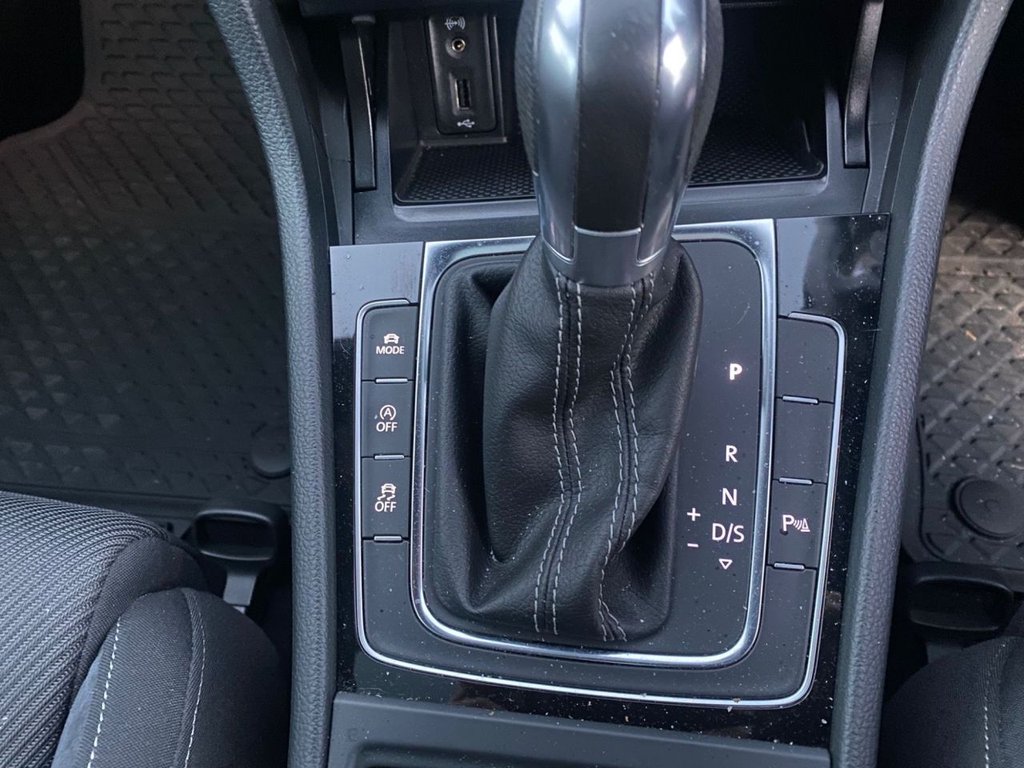 Used Volkswagen Golf 2017 for sale - 76686207: Photo 12