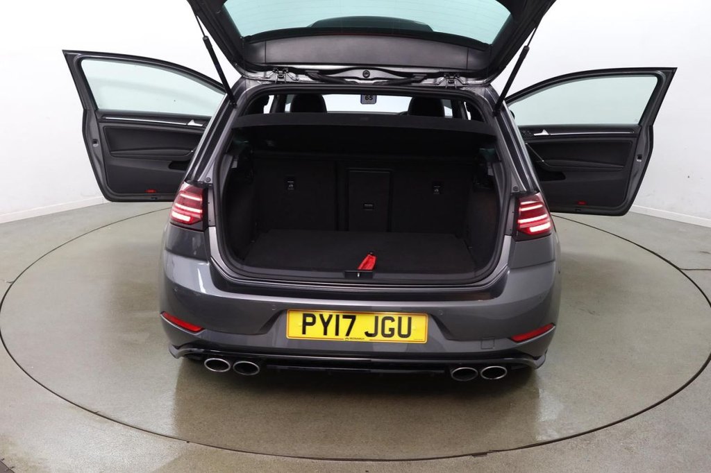 Used Volkswagen Golf 2017 for sale - 76686207: Photo 14