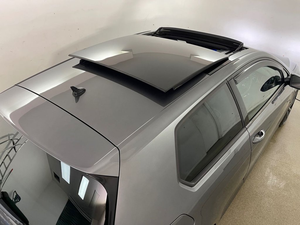 Used Volkswagen Golf 2017 for sale - 76686207: Photo 21