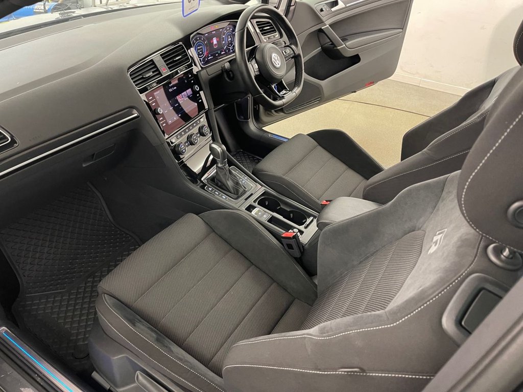 Used Volkswagen Golf 2017 for sale - 76686207: Photo 31