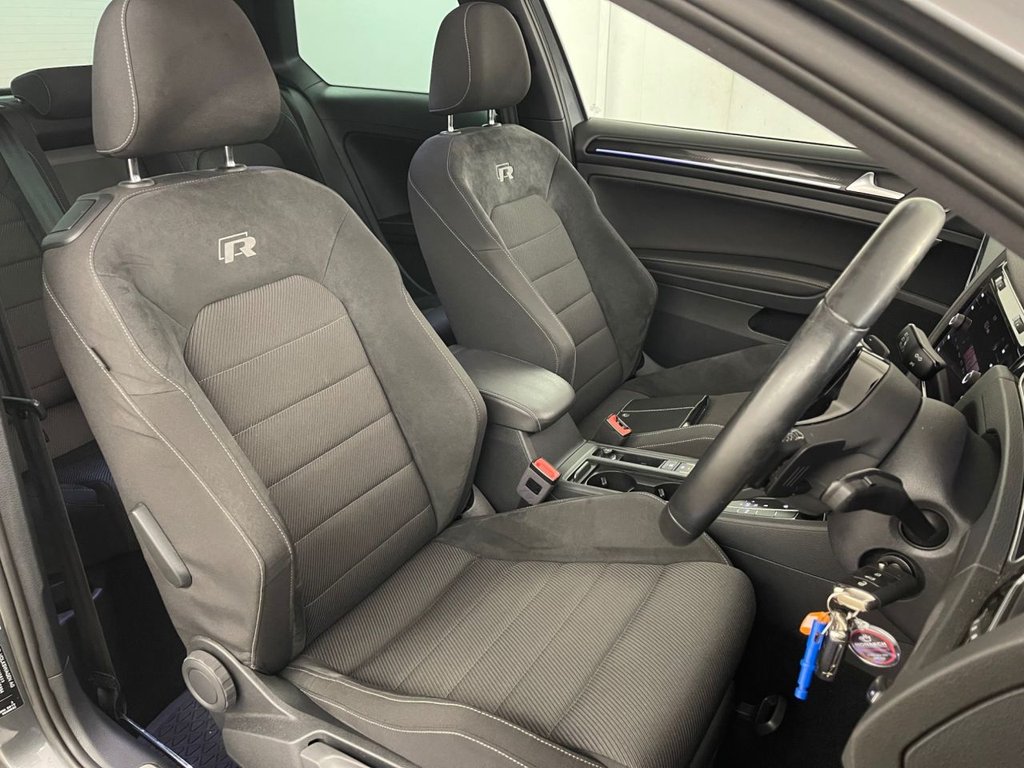 Used Volkswagen Golf 2017 for sale - 76686207: Photo 32