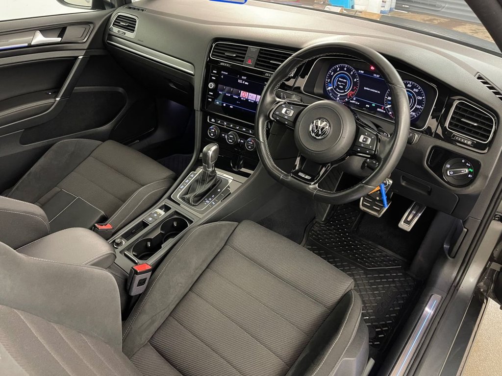 Used Volkswagen Golf 2017 for sale - 76686207: Photo 33