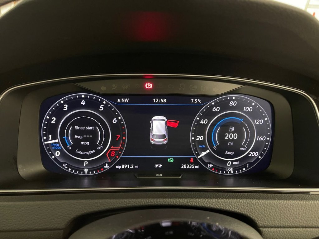 Used Volkswagen Golf 2017 for sale - 76686207: Photo 35