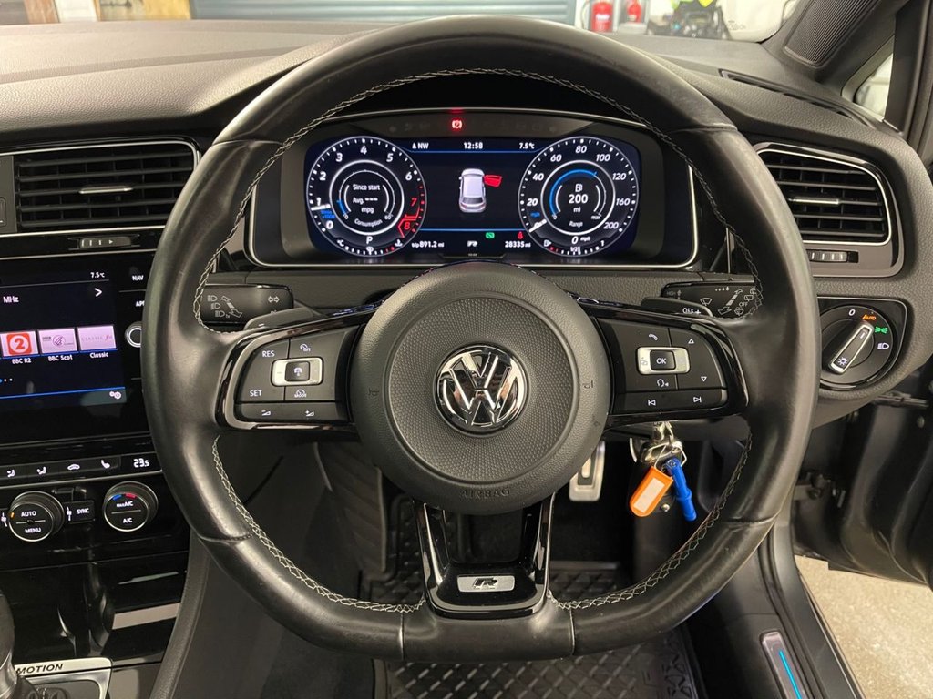 Used Volkswagen Golf 2017 for sale - 76686207: Photo 36