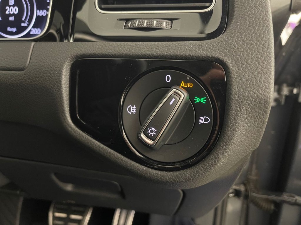 Used Volkswagen Golf 2017 for sale - 76686207: Photo 37