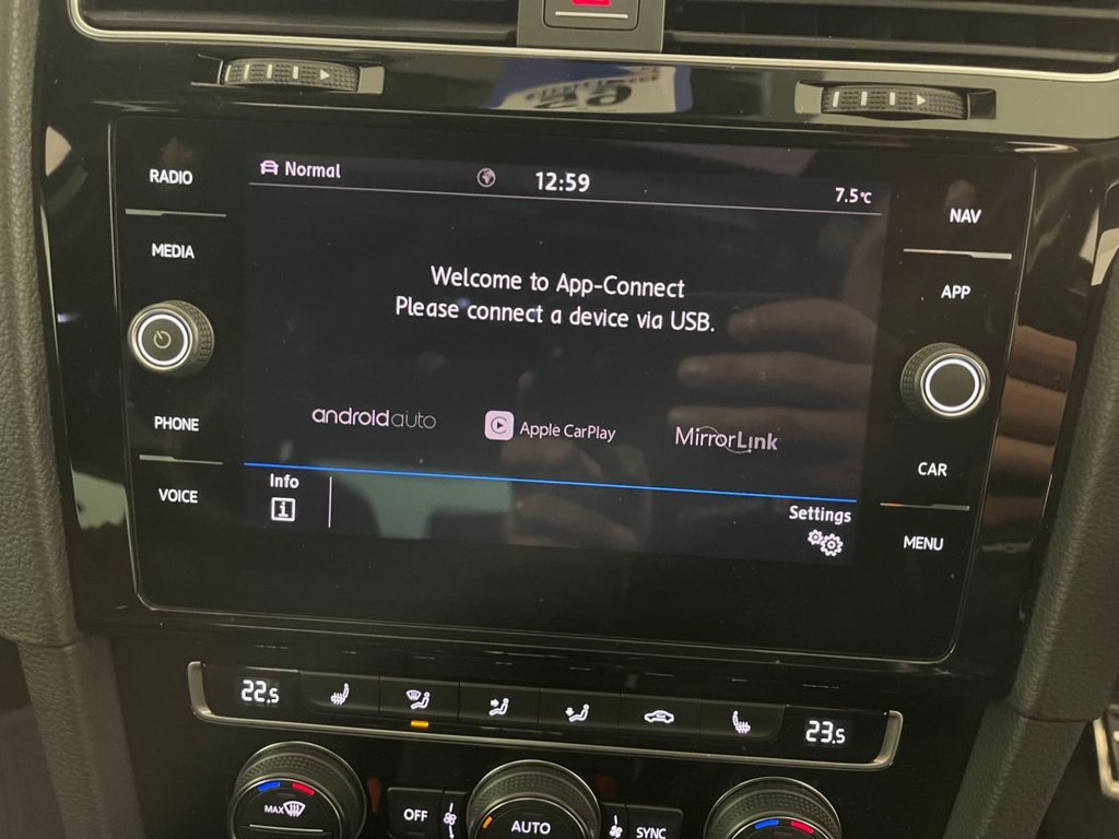 Used Volkswagen Golf 2017 for sale - 76686207: Photo 45