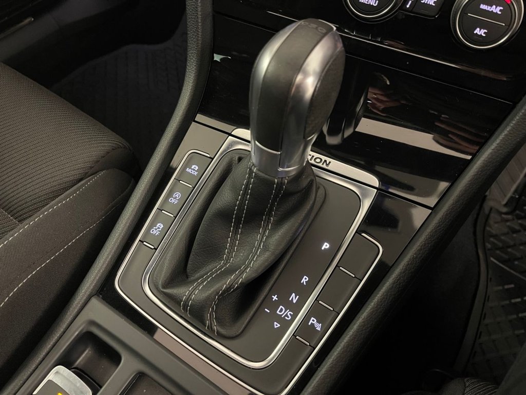 Used Volkswagen Golf 2017 for sale - 76686207: Photo 47