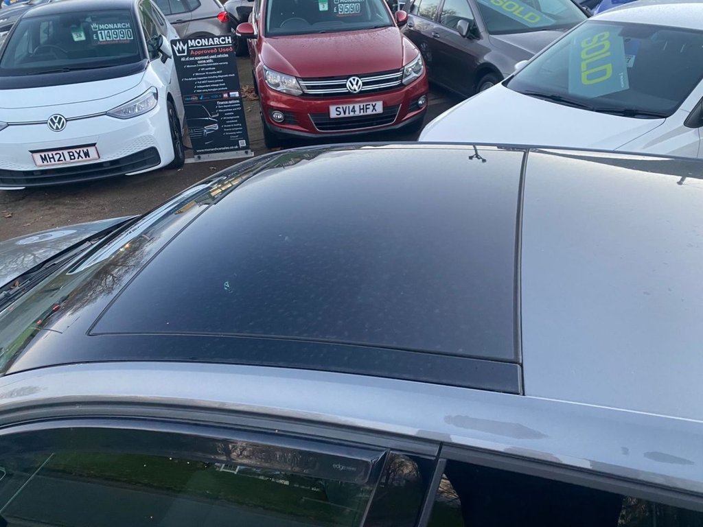 Used Volkswagen Golf 2017 for sale - 76686207: Photo 5