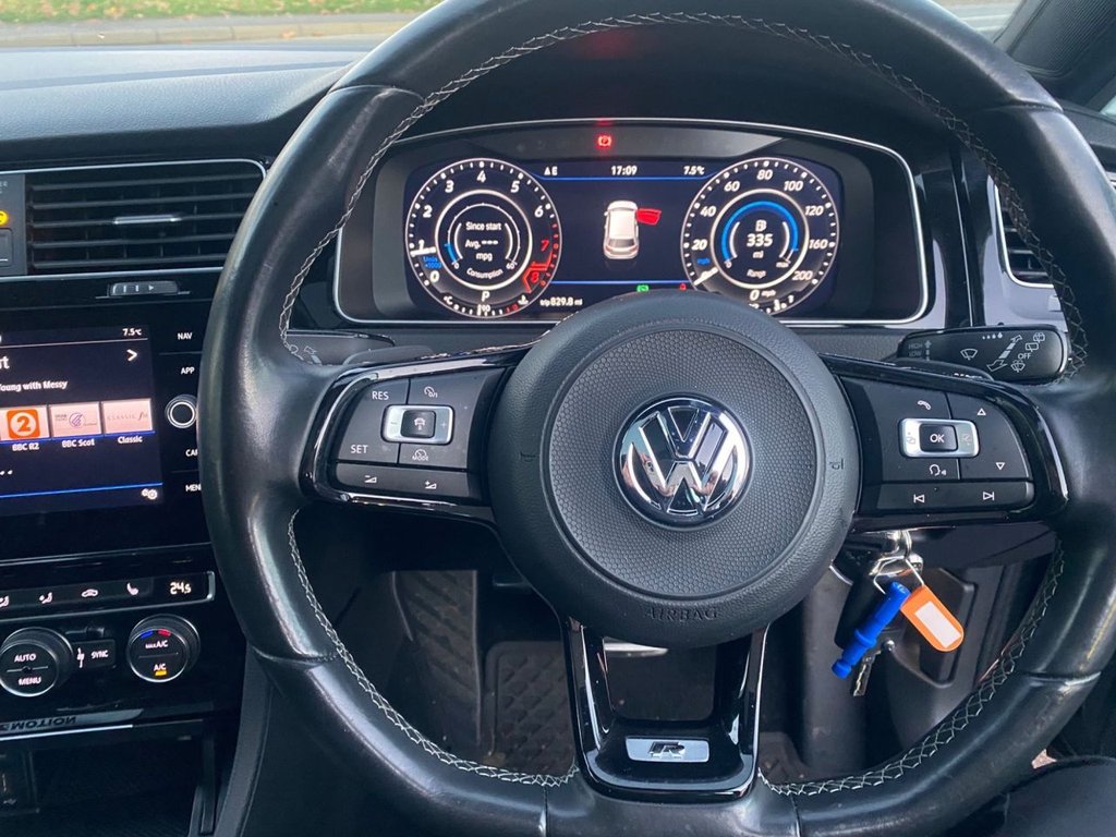 Used Volkswagen Golf 2017 for sale - 76686207: Photo 6