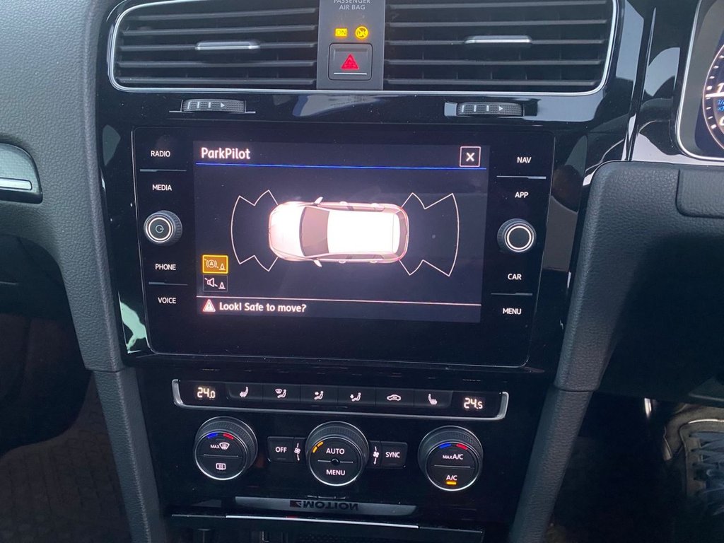 Used Volkswagen Golf 2017 for sale - 76686207: Photo 7