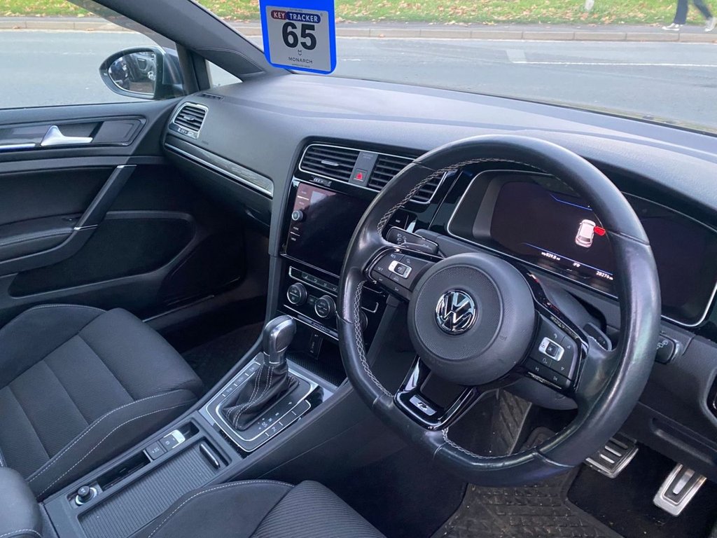 Used Volkswagen Golf 2017 for sale - 76686207: Photo 9