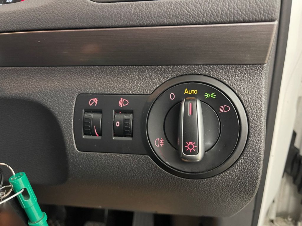 Used Volkswagen Touran 2014 for sale - 76406610: Photo 32