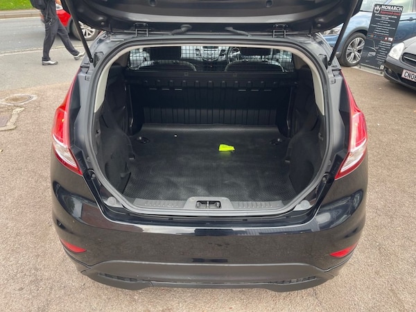 Used Ford Fiesta Van 2015 for sale - 76203434: Photo 10